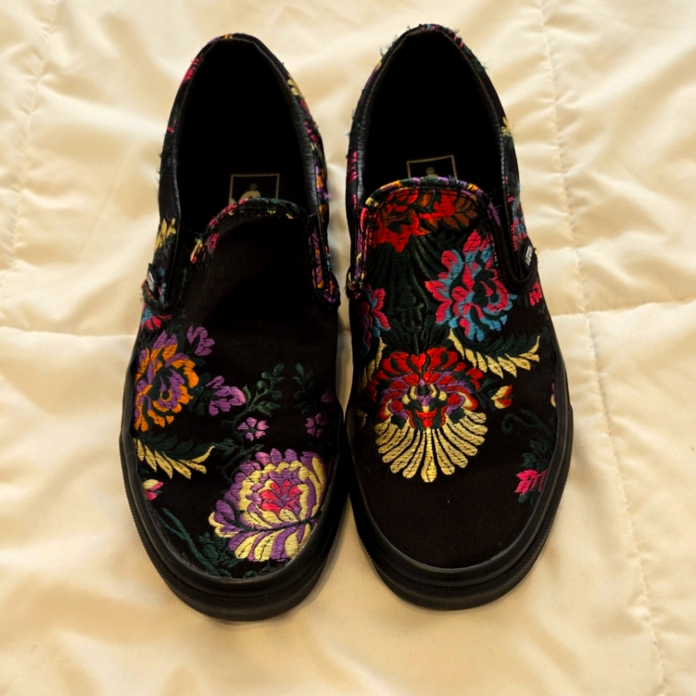 Vans Black Floral Embroidered Sneakers